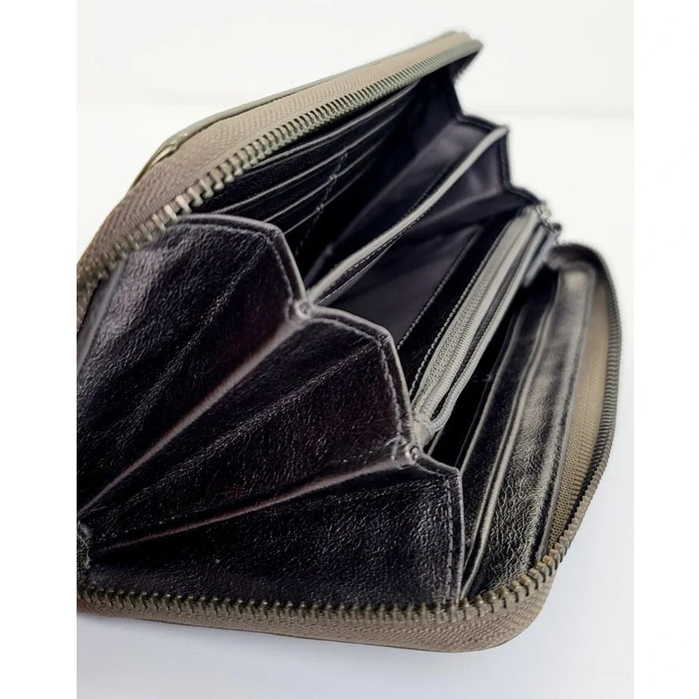 Coach Bifold Accordion Wallet Green Olive ID's Cards Bills Coins Round Zip - Picture 6 of 8